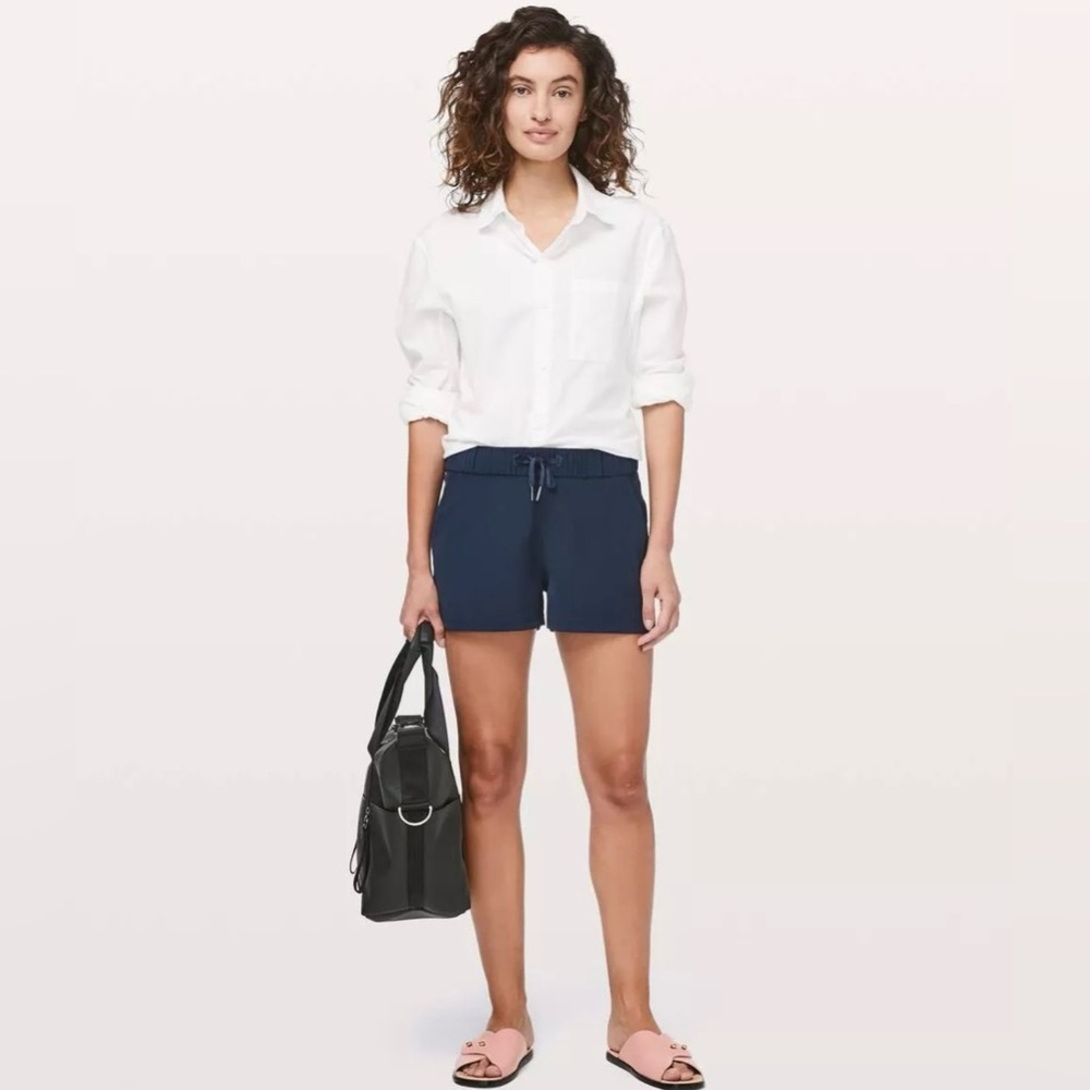Lululemon On the Fly Short 2.5” True Navy Size 4